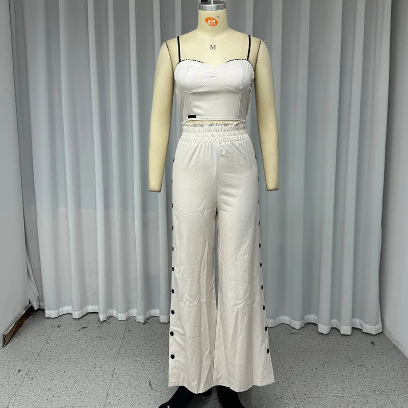 Look de Impacto – Blusa de Cetim com Calça de Perna Larga e Cintura Alta