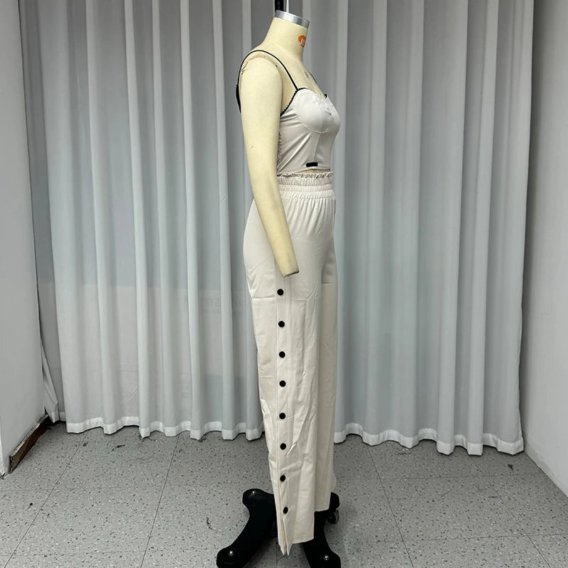 Look de Impacto – Blusa de Cetim com Calça de Perna Larga e Cintura Alta