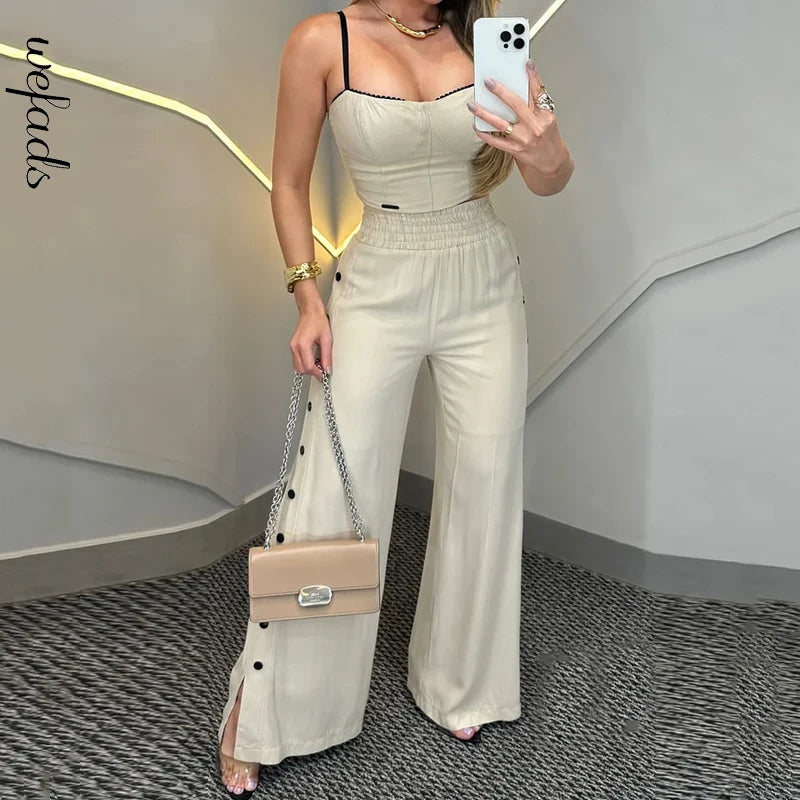 Look de Impacto – Blusa de Cetim com Calça de Perna Larga e Cintura Alta