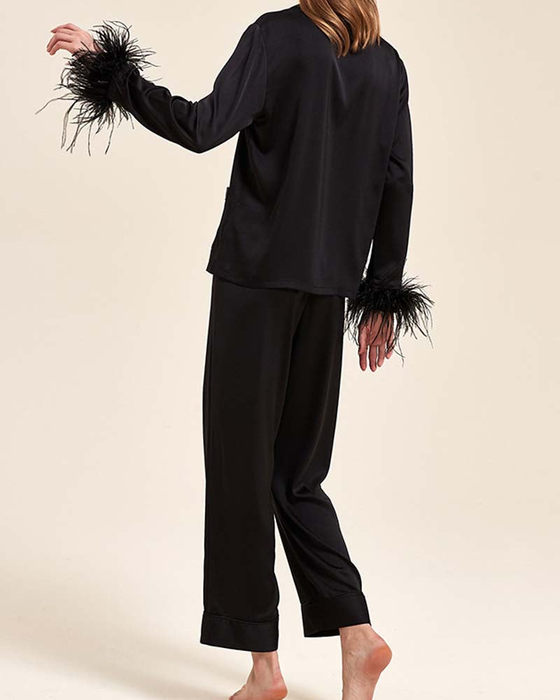 Plumas de Gelo - Pijama Seda Premium com Detalhe Removível