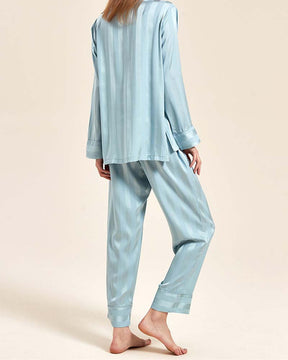 Conjunto Pijama em Seda Listrada - Super Conforto e Bem-Estar