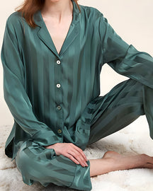 Conjunto Pijama em Seda Listrada - Super Conforto e Bem-Estar