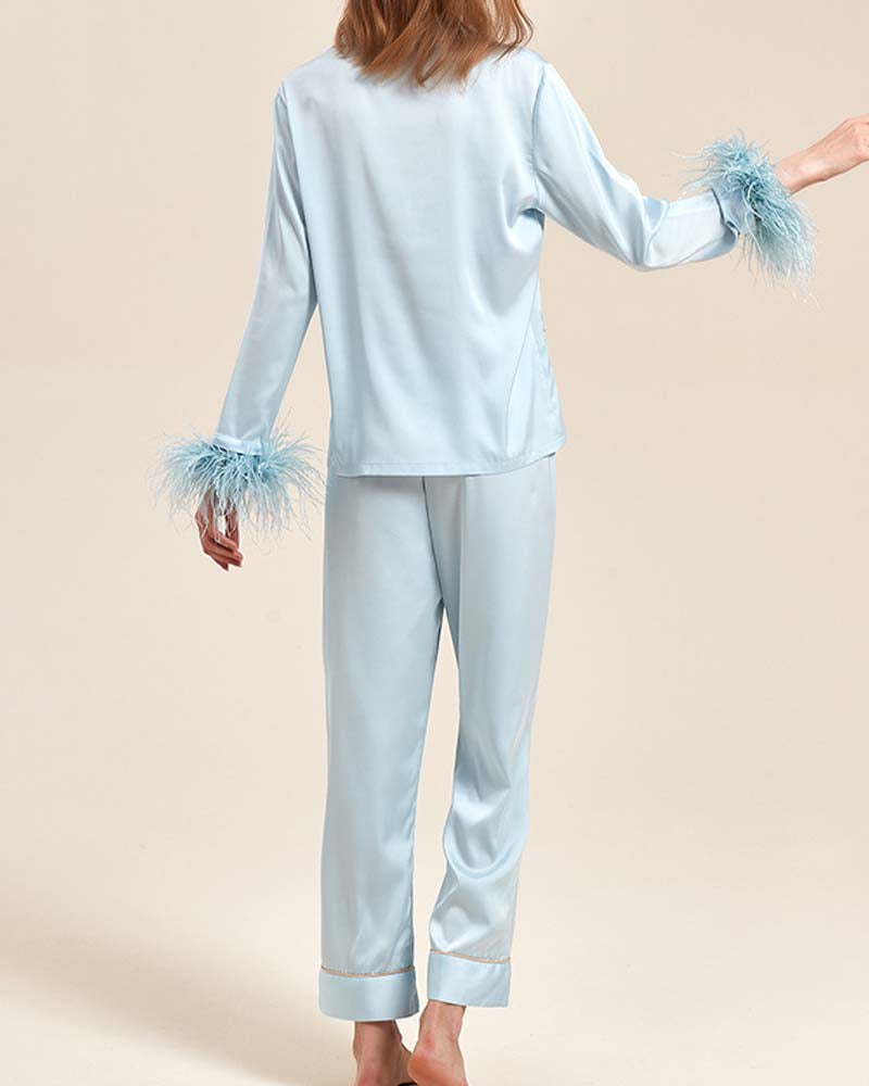 Plumas de Gelo - Pijama Seda Premium com Detalhe Removível