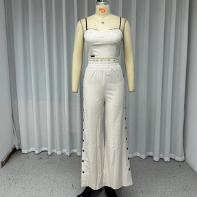 Look de Impacto – Blusa de Cetim com Calça de Perna Larga e Cintura Alta