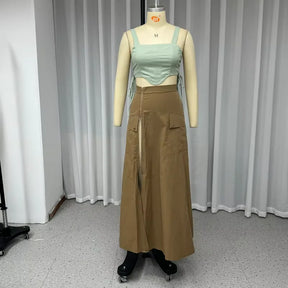 Conjunto Minimalista – Top sem Mangas com Saia Irregular e Toque Sedutor