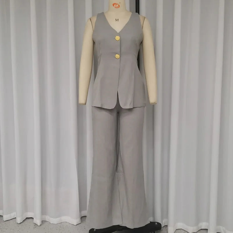 Macacão Elegante com Toque Urbano – Decote V, Cinto e Calça Boca de Sino