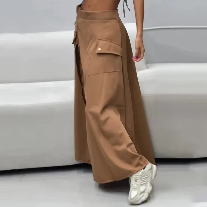 Conjunto Minimalista – Top sem Mangas com Saia Irregular e Toque Sedutor
