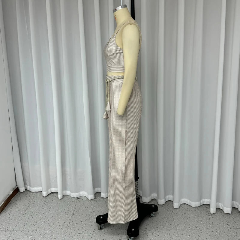 Macacão Curto de Verão – Design com Alças, Toque Sexy e Relaxado