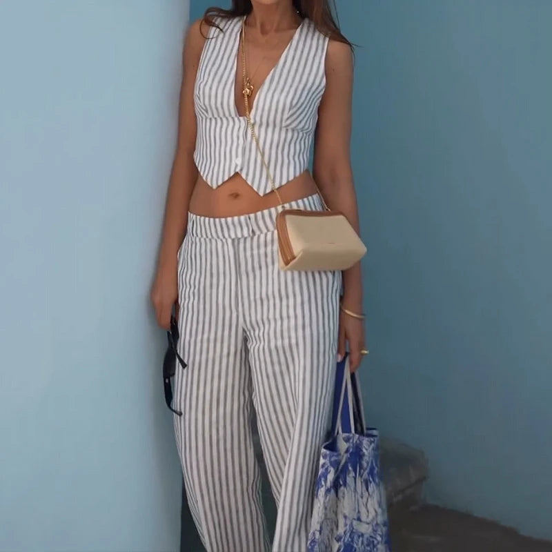 Conjunto Glamour de Verão – Top Listrado sem Mangas e Calça de Perna Larga