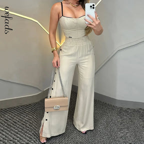 Look de Impacto – Blusa de Cetim com Calça de Perna Larga e Cintura Alta