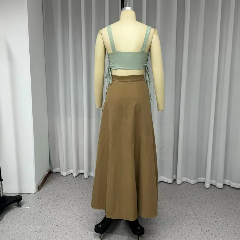 Conjunto Minimalista – Top sem Mangas com Saia Irregular e Toque Sedutor
