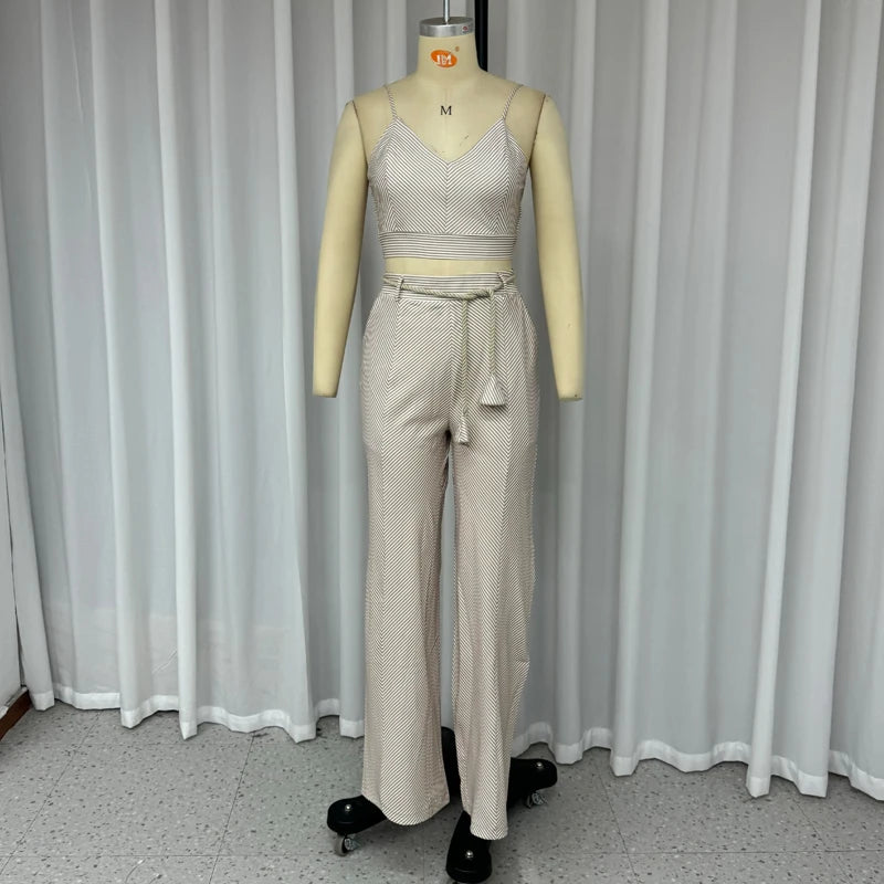 Macacão Curto de Verão – Design com Alças, Toque Sexy e Relaxado