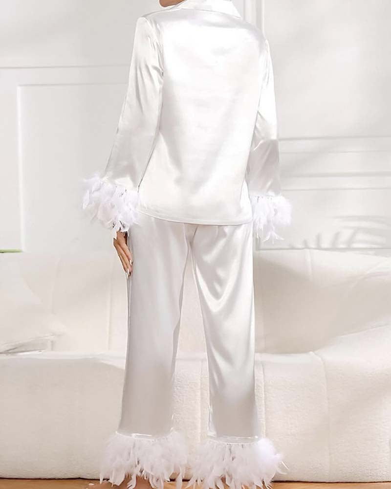 Doce Conforto - Look com Plumas em Seda Fria
