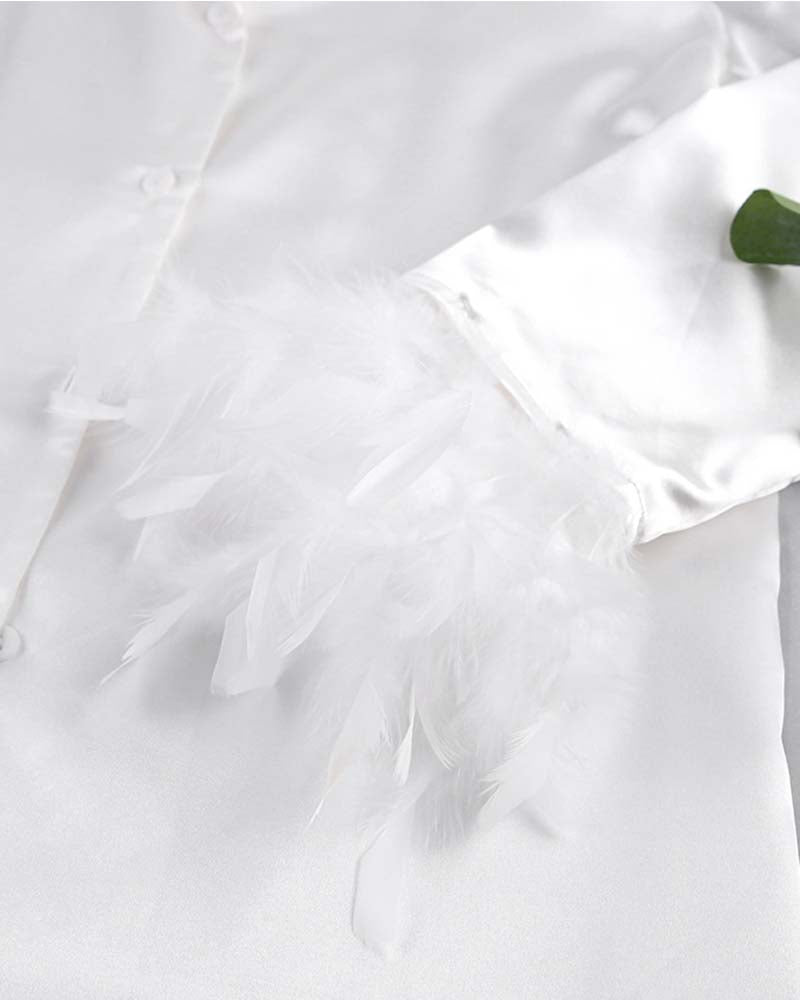 Doce Conforto - Look com Plumas em Seda Fria