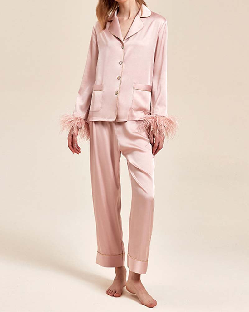 Plumas de Gelo - Pijama Seda Premium com Detalhe Removível
